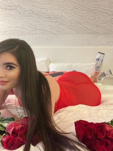 Кристина Принцесса Брюнетка